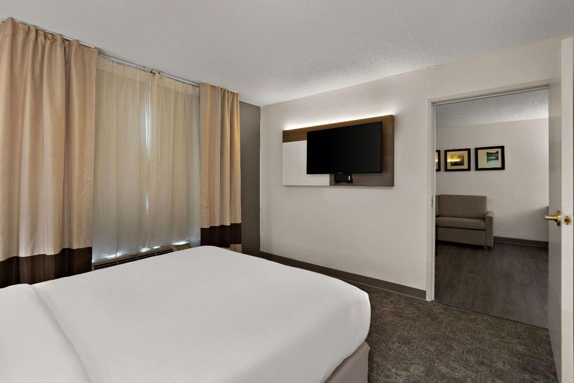 Comfort Inn&suites Hotel